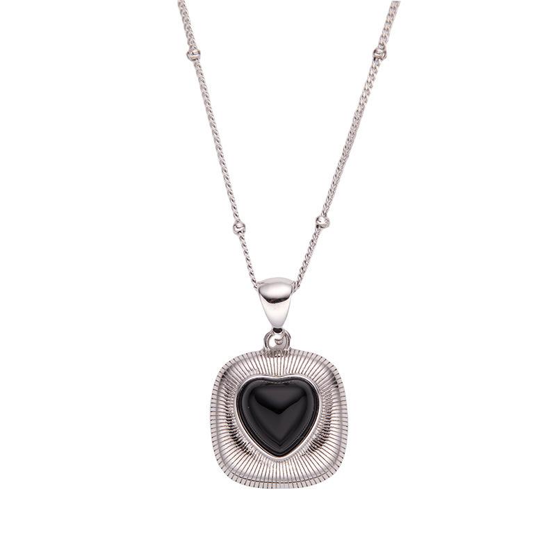 

Heart-Shaped Love Pendant S925 Sterling Silver Inlaid With Natural Black Agate Colored Treasure Necklace Women S Versatile High-End Collarbone Chain срібний