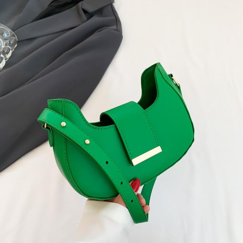 Trendy Simple Shoulder Bag For Women In Fashionable Colors Suitable For Daily Casual Outfits