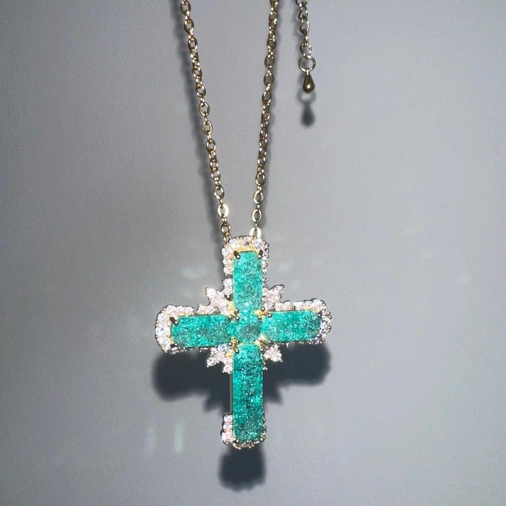 Retro Round Resin Necklace: Versatile, Fashionable High-End Clavicle Chain for Women