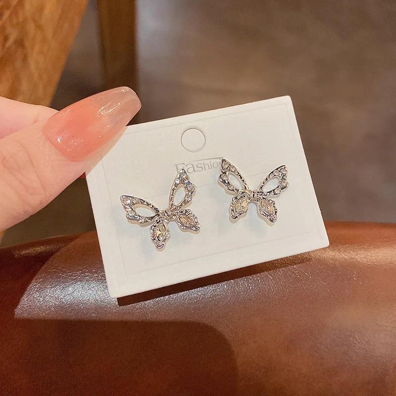 Heart Pearl Earrings for Women Jewelry Making Cute Romantic Earrings Elegant Fashion Minimalist Style Stud Earrings for Women