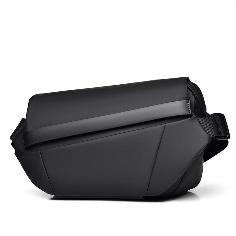 Men s Casual Lightweight Crossbody Chest Bag