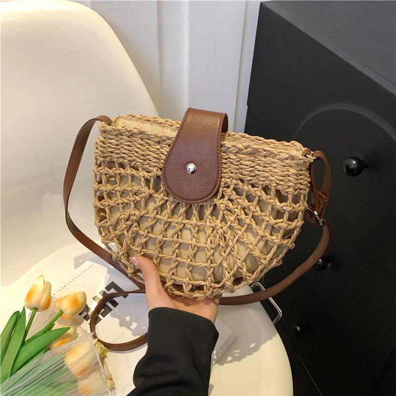 Handwoven Saddle Bag Hollow-out Beach Crossbody Purse Lightweight Summer Vacation Shoulder Bag Women Boho Small Zipper Handbag