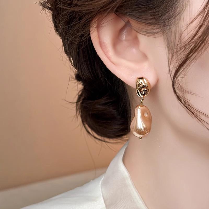 Simple Irregular Champagne Colored Pearl Drop Earrings for Women Bridal Wedding Jewelry Gift Round Face Slimming Earho