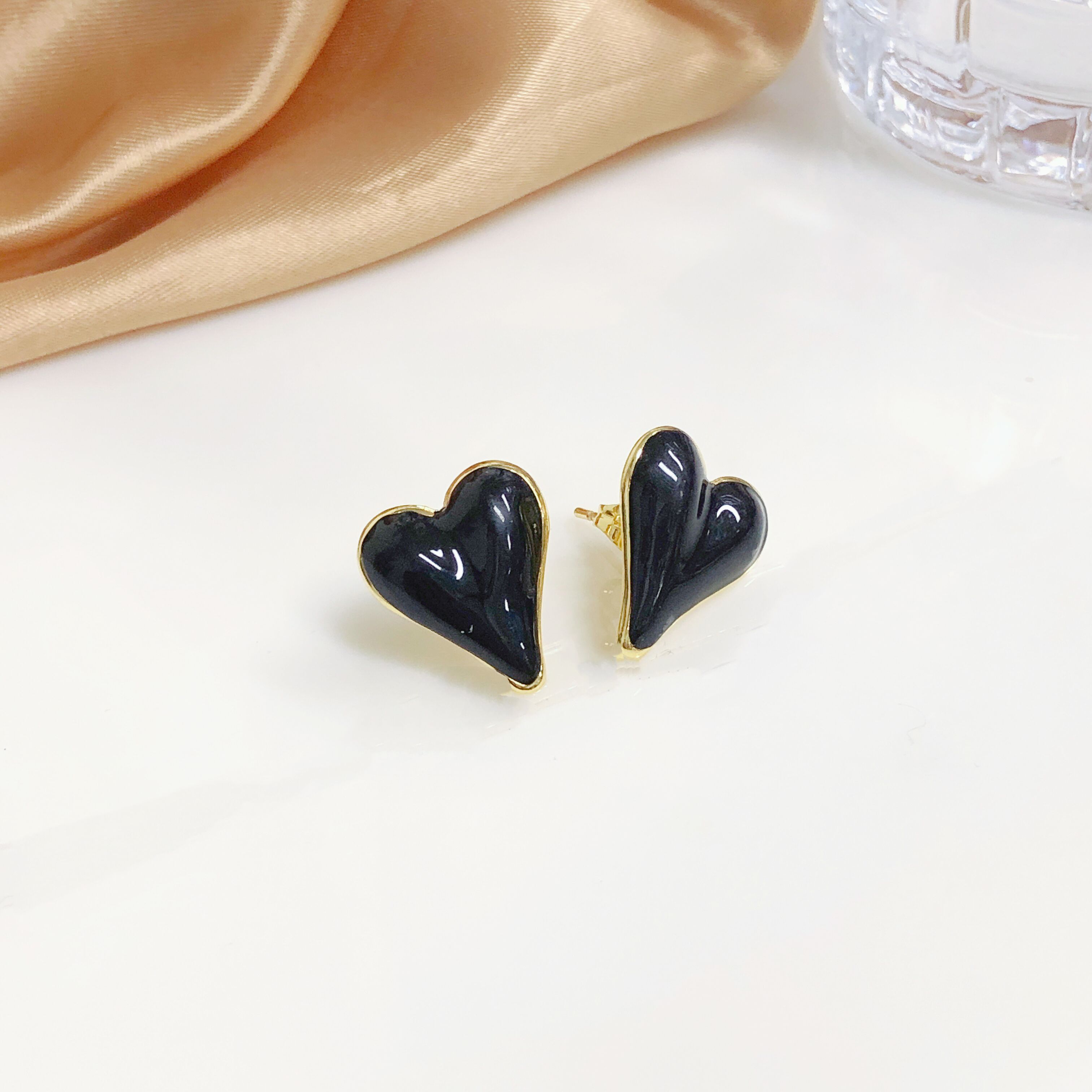 

Enamel Oil Heart Stud Earrings for Women Girls New Fashion Party Golden Color Love Earrings Cute Romantic Zircon Fine Gift