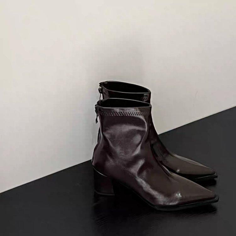 

Короткие сапоги с острым носком, женские, новые, 2025, осенне-зимние, женские сапоги, высокие каблуки, короткие сапоги, нишевый дизайн, тонкие сапоги, сапоги на толстом каблуке 39