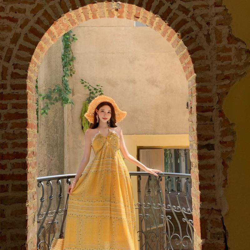 Helles Sommer-Neckholder-Camisole-Kleid Damen Sommer Neu Urlaub Schlankes Temperament Langes Freizeitkleid