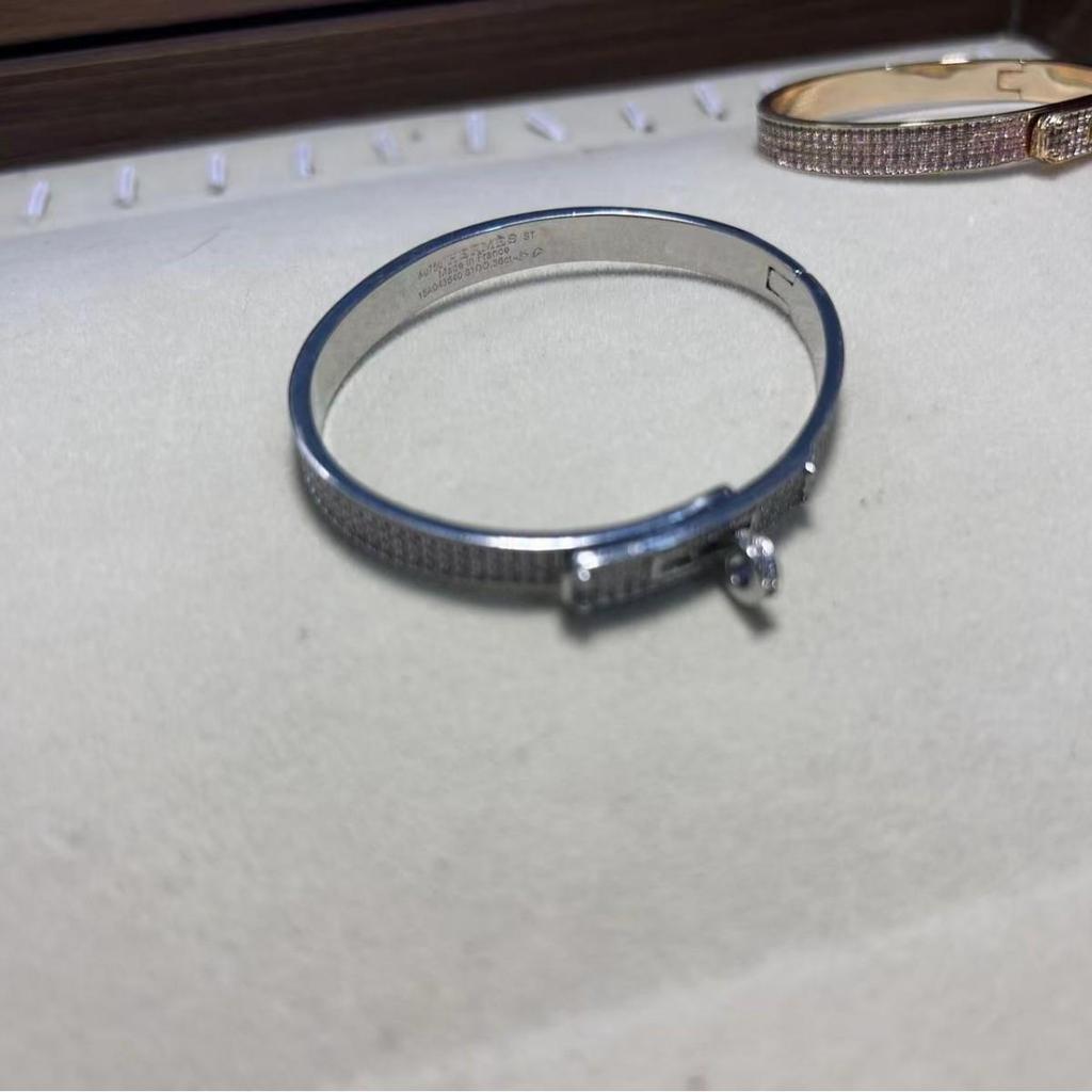 Rose Gold Pink Diamond Pig Nose Bracelet – Women's 18K CNC Full Diamond Twist Button, Couple Style.