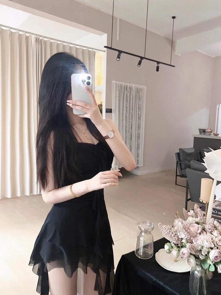 Elegant Black Spaghetti Strap Summer Mini Dress with Ruffle Skirt