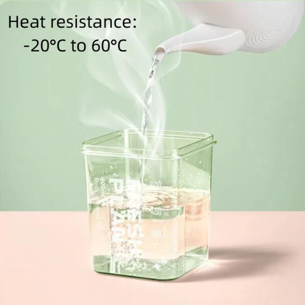 Plastové dózy na sušené ovoce s těsnicím víkem, nádoba na obilí, krabička na svačinu, kuchyňské potřeby