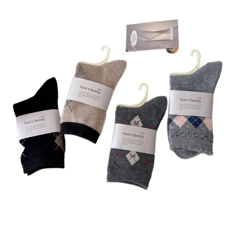Woolen Boneless Pile Socks with Contrasting Color Diamond-shaped Patterns, Warm and Retro Mid-calf Socks for Autumn and Winter