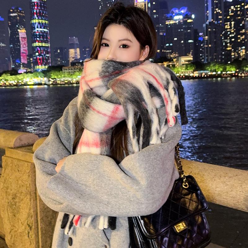 Korean Atmosphere, High-grade Plaid Fringed Scarf, Women's Winter New Versatile Thickened Warm Scarf, Shawl