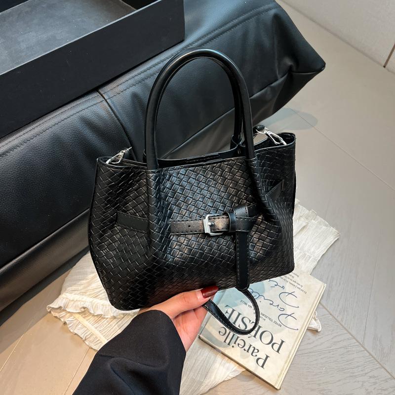 Premium niche woven bucket bag new large-capacity commuter women's bag pu messenger bag dumpling bag handbag