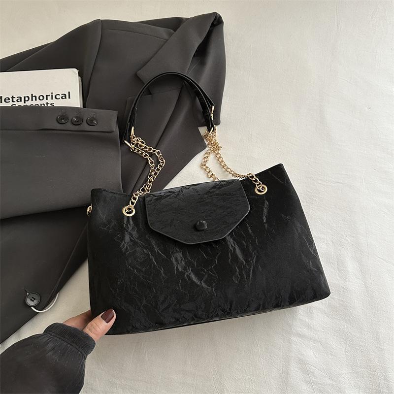 Women's Bag 2025 New Summer Chain Shoulder Armpit Bag Large Capacity Fashion Commuter Tote Bag