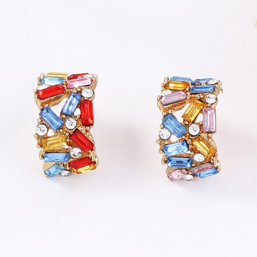 Fashionable, exquisite and niche design sense alloy full diamond hollowed-out C-ring ear studs, elegant and everyday women's earrings