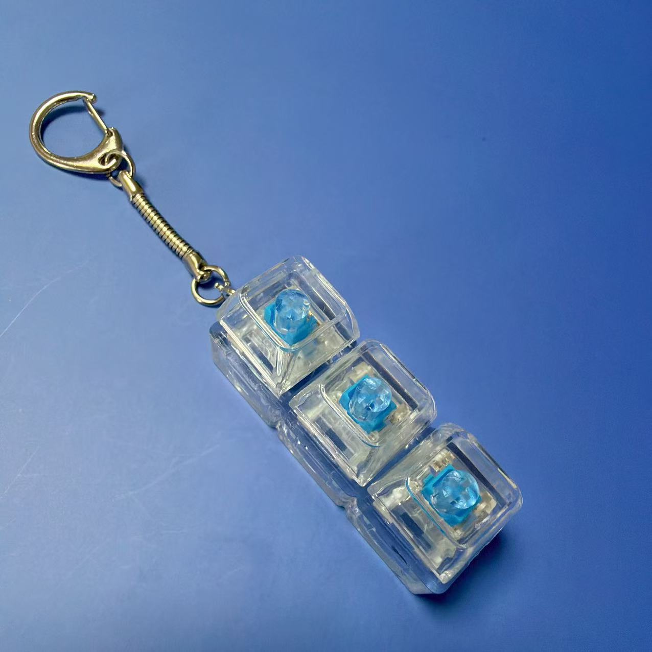 Russian 4-Key Decompression Button Keychain Pendant Fingertip Press Decompression Luminous Toy Fingertip Button without light