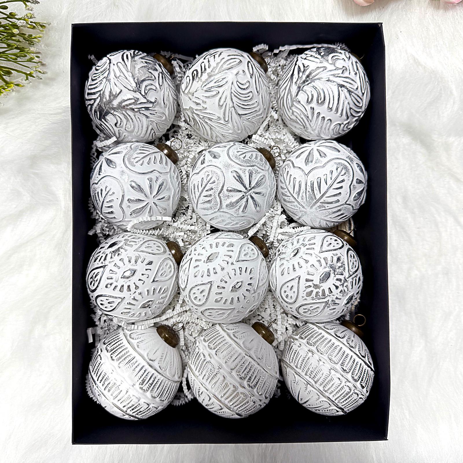 Classic Retro-Style 8cm Christmas Ornaments, 12-Pack Embossed Scratch-Off Plastic Balls 8cm 12pcs Retro Christmas Ball Set