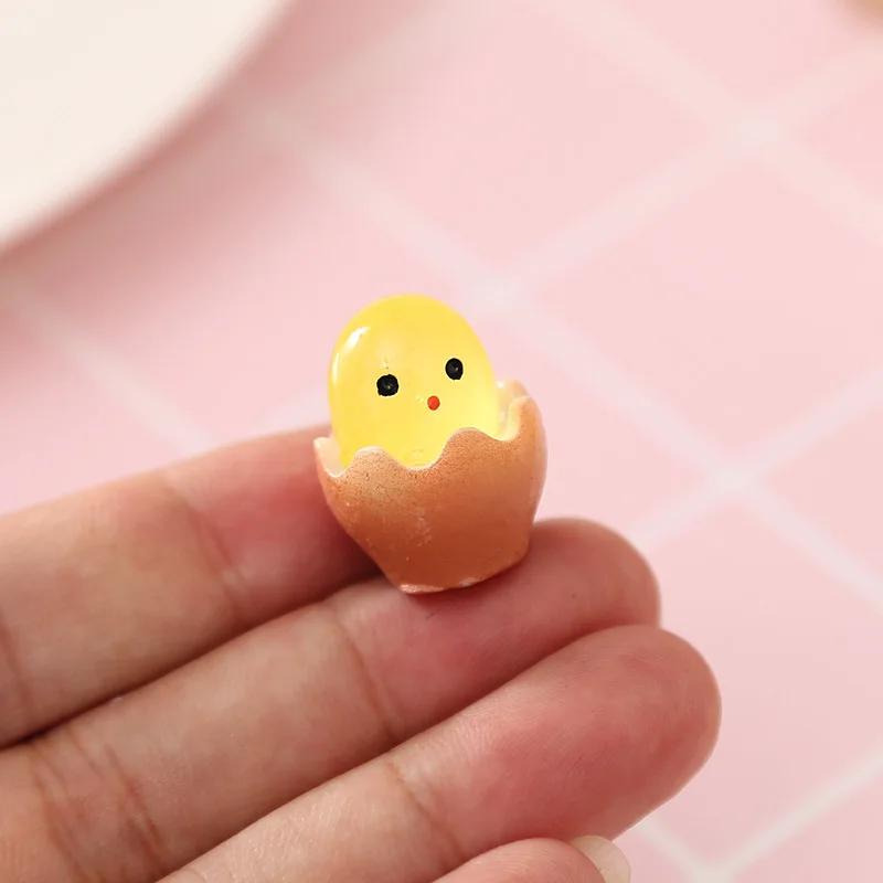 

Мультяшный сломанный панцирь курицы украшения для автомобиля приборная панель автомобиля DIY украшения из фосфоресцирующей смолы 3D мини ночной пейзаж жёлтый