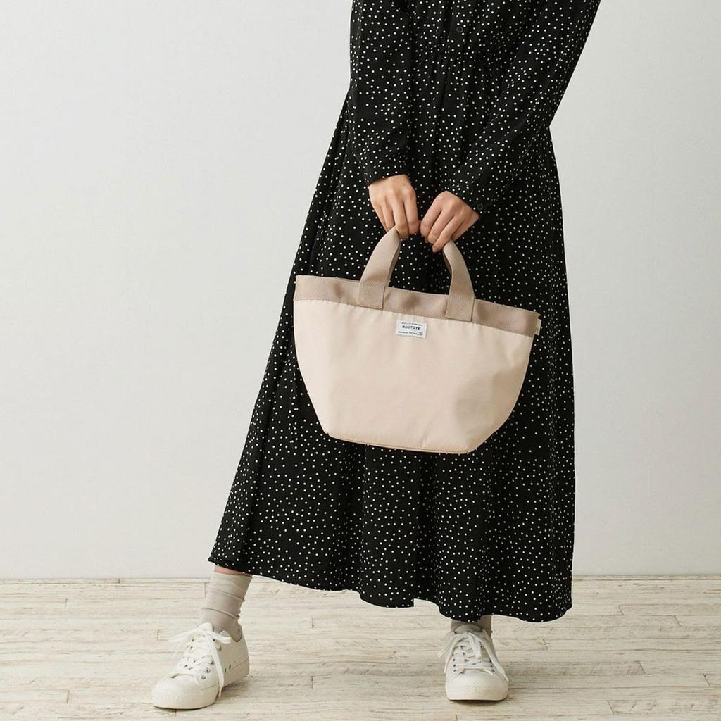 Simple, plain horizontal tote bag by nothing special, SN. Deli. N Special-A 1043