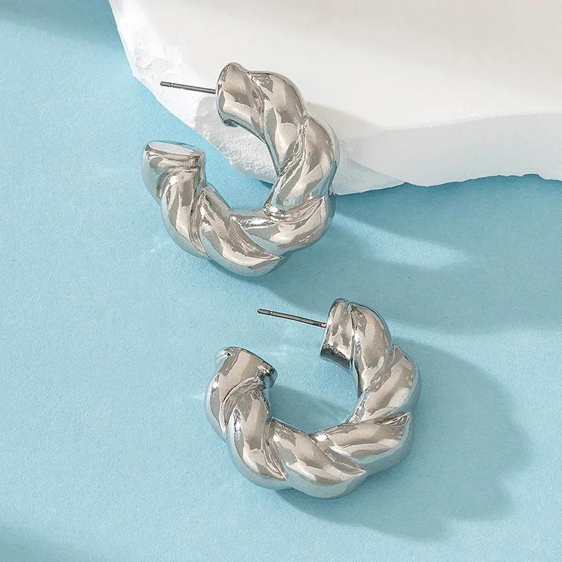 Trendy Circle Twists Earring for Women Simple Temperament Hyperbole Gold Ear Daily Wear Jewelry Party Earrings for Women