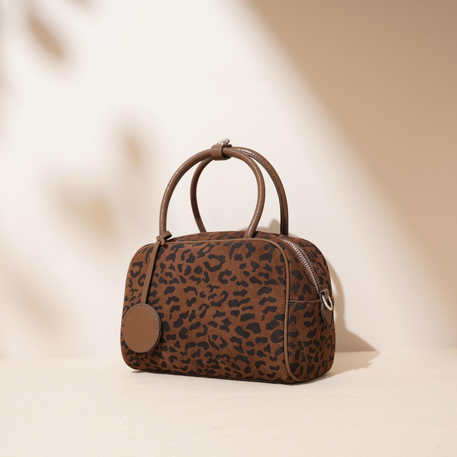

Niche Handbag Women s Bag New Commuter Bag Large Capacity Portable Messenger Bag