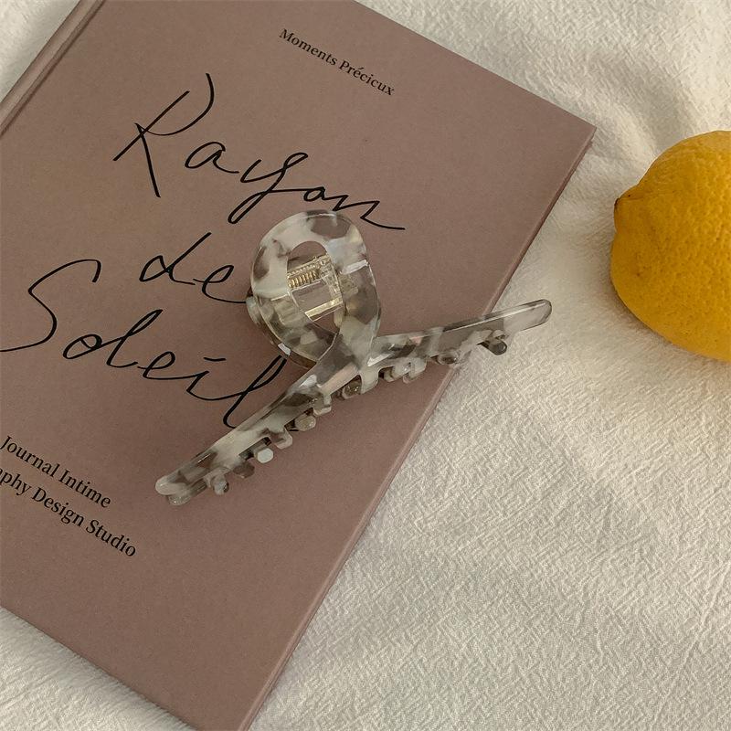 Korean Imitation Acetate High-End Shark Hair Clip - Elegant Hair Accessory for Stylish Looks