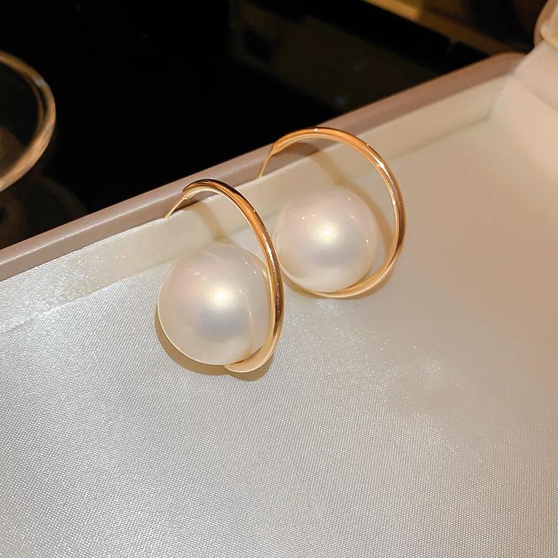 Vintage Style Large Pearl Earrings, High-End And Cool Style Earrings, Exaggerated And Versatile Earrings For Women