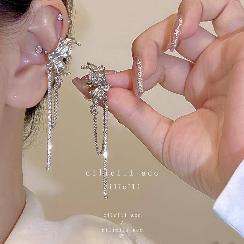 Koreańskie Klipsy na Uszy dla Nieprzekłutych Uszu – Modny Chwost i Perłowy Motylkowy Design dla Kobiet