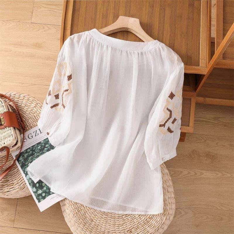 Women Summer Round Neck Three Quarter Sleeve Geometric Embroidery Casual Blouse