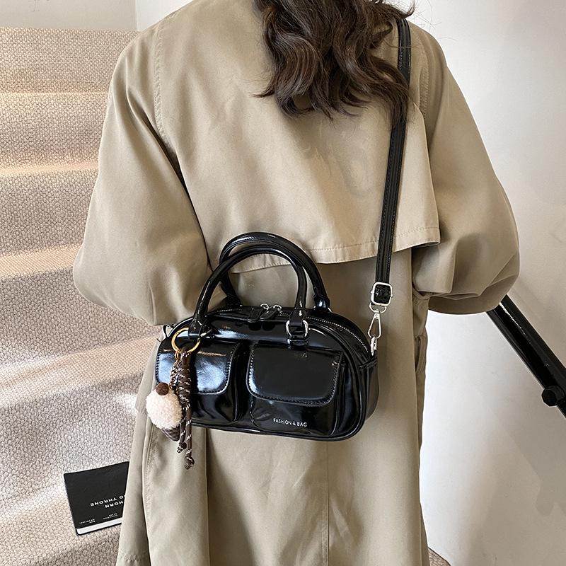 Premium Sense Retro Pillow Handbag Women's 2025 New Versatile Going Out Small Bag Commuter Messenger Small Square Bag