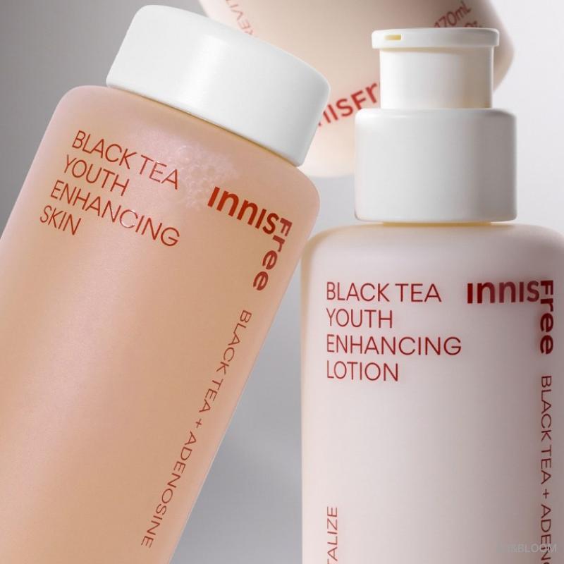 innisfree Black Tea Youth Enhancing Skincare 2-piece Set (+Free gift)