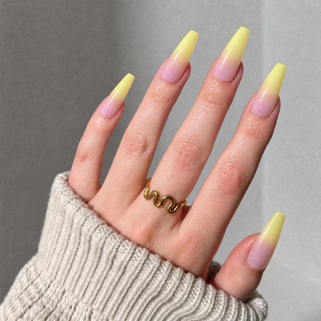 Hochwertige tragbare künstliche Nägel im Mandel-Nude-French-Stil – mittellange und lange Nagelspitzen