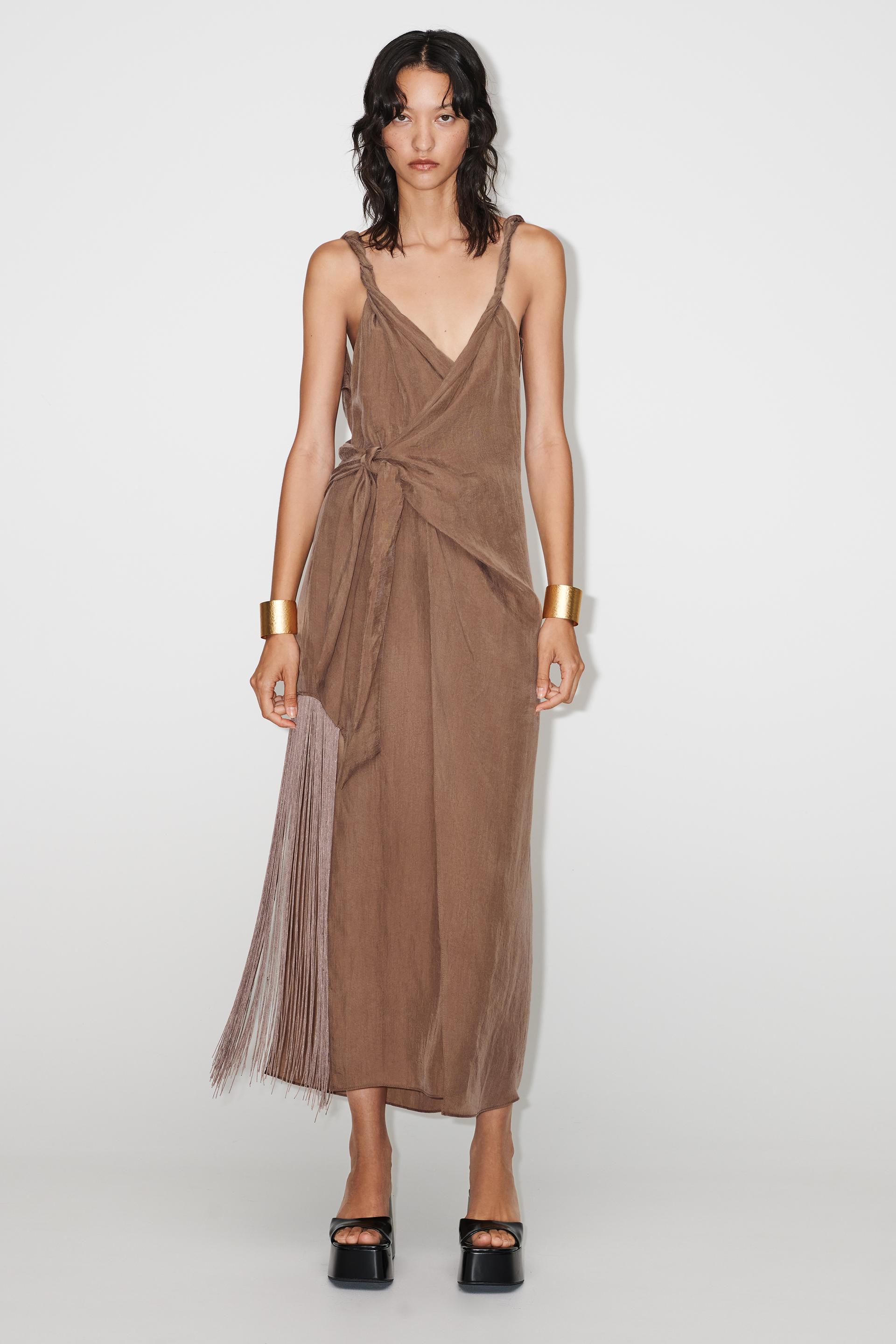 

ПЛАТЬЕ ПАРЕО С бахромой – ОГРАНИЧЕННАЯ ВЫПУСК