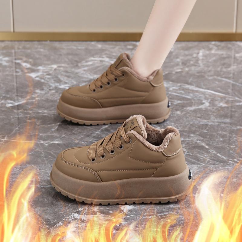 

2025 winter velvet bread shoes little white shoes new Korean version heightening sports board shoes casual non-slip thickened cotton shoes 35
