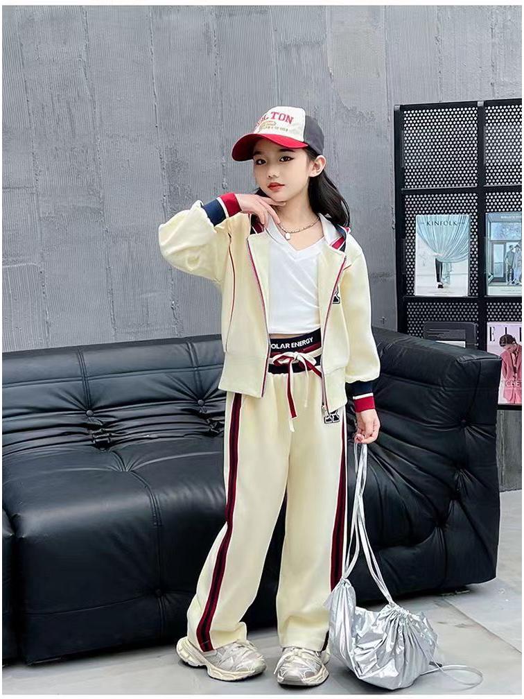 Korean-Style Girls' Spring Set: 2025 Trendy Hooded Sweatshirt & Sporty Two-Piece