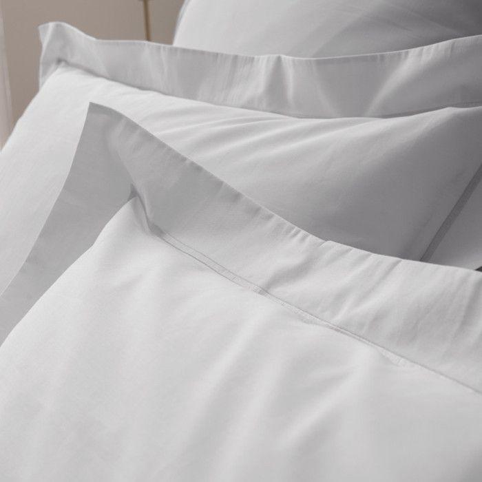 Taie d'oreiller percale de coton peigné "Julian" toutes dimensions Coton Pur - Julian Perle - Taie d'oreiller 65 x 65 cm finition po