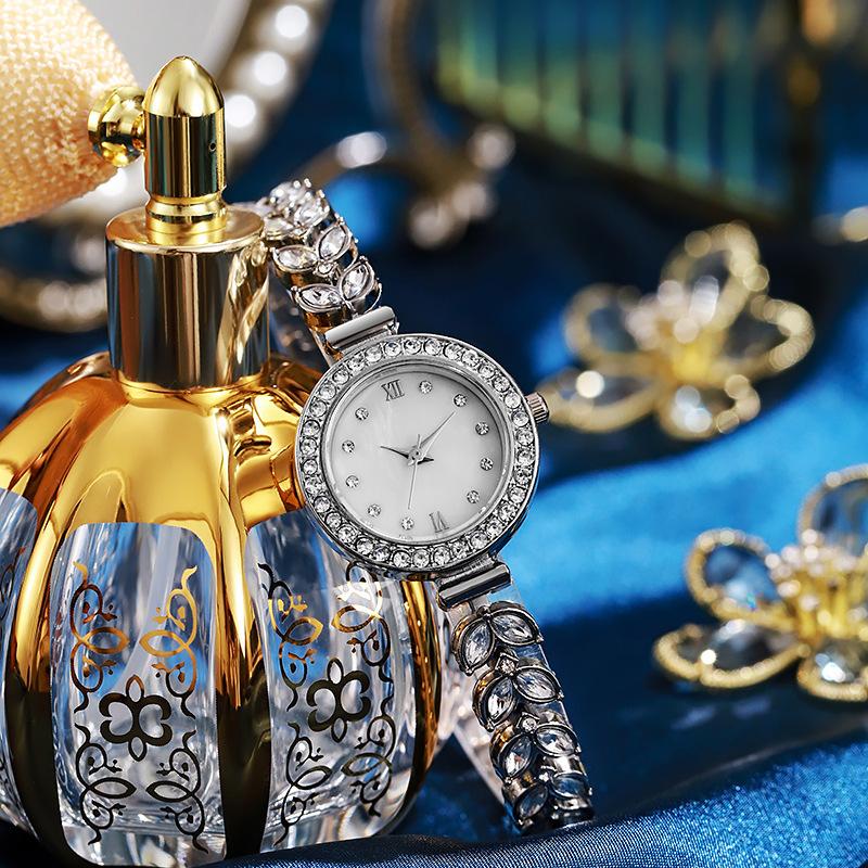 Women's Watch Mermaid Chain Light Luxury Diamond Free Adjustment Bracelet Gold Beimu Ladies Fashion Quartz Watches