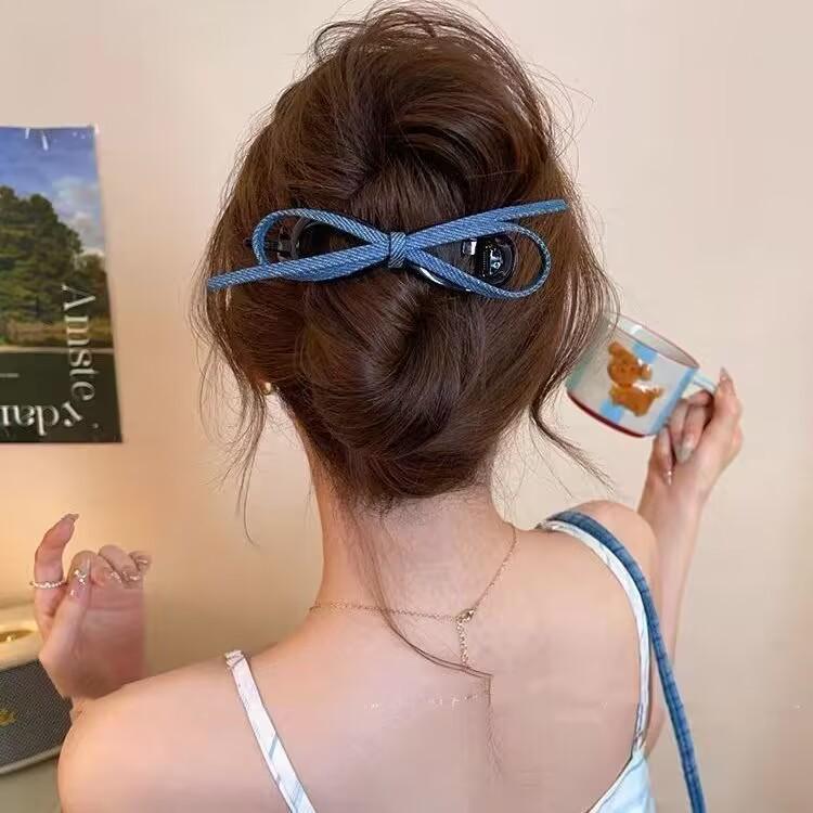 Damen Retro Denim Schleife Verdrehte Haarspange – Haaraccessoire im Stil 2025