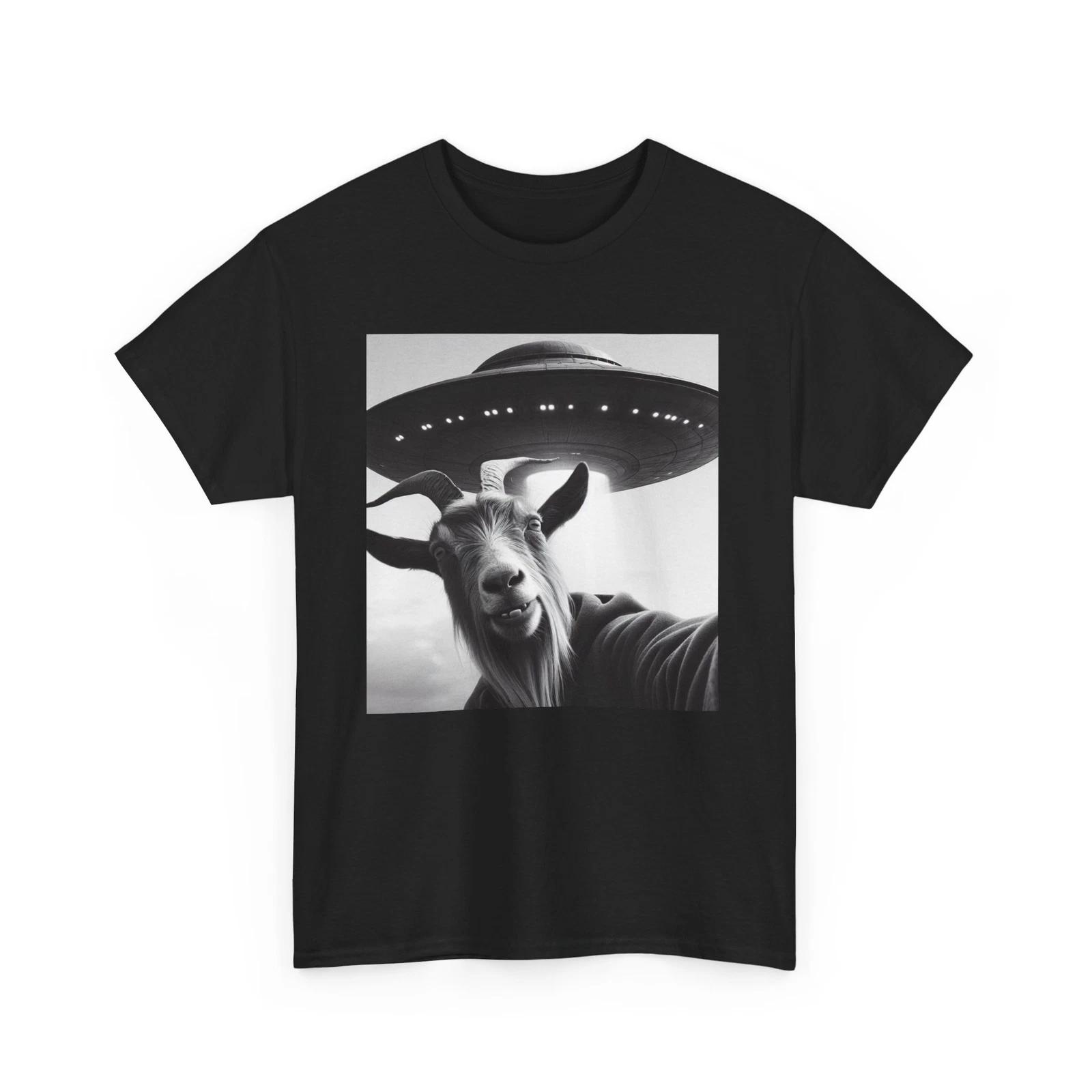 Alien UFO T-Shirt | Outer Space Graphic Tee for Sci-Fi Fans | Selfie Alien 3XL