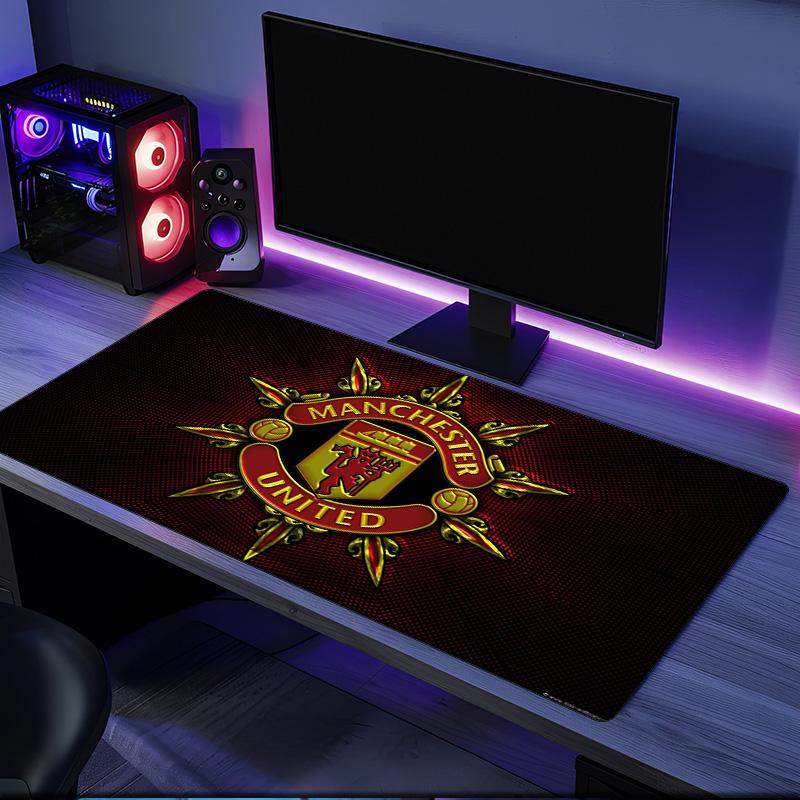 Tappetino per mouse con stemma del Manchester United, base in gomma, tappetino da scrivania per esports, tappetino per mouse per giocatori e uso in ufficio, scrivania da gioco, tappetino facile da pulire