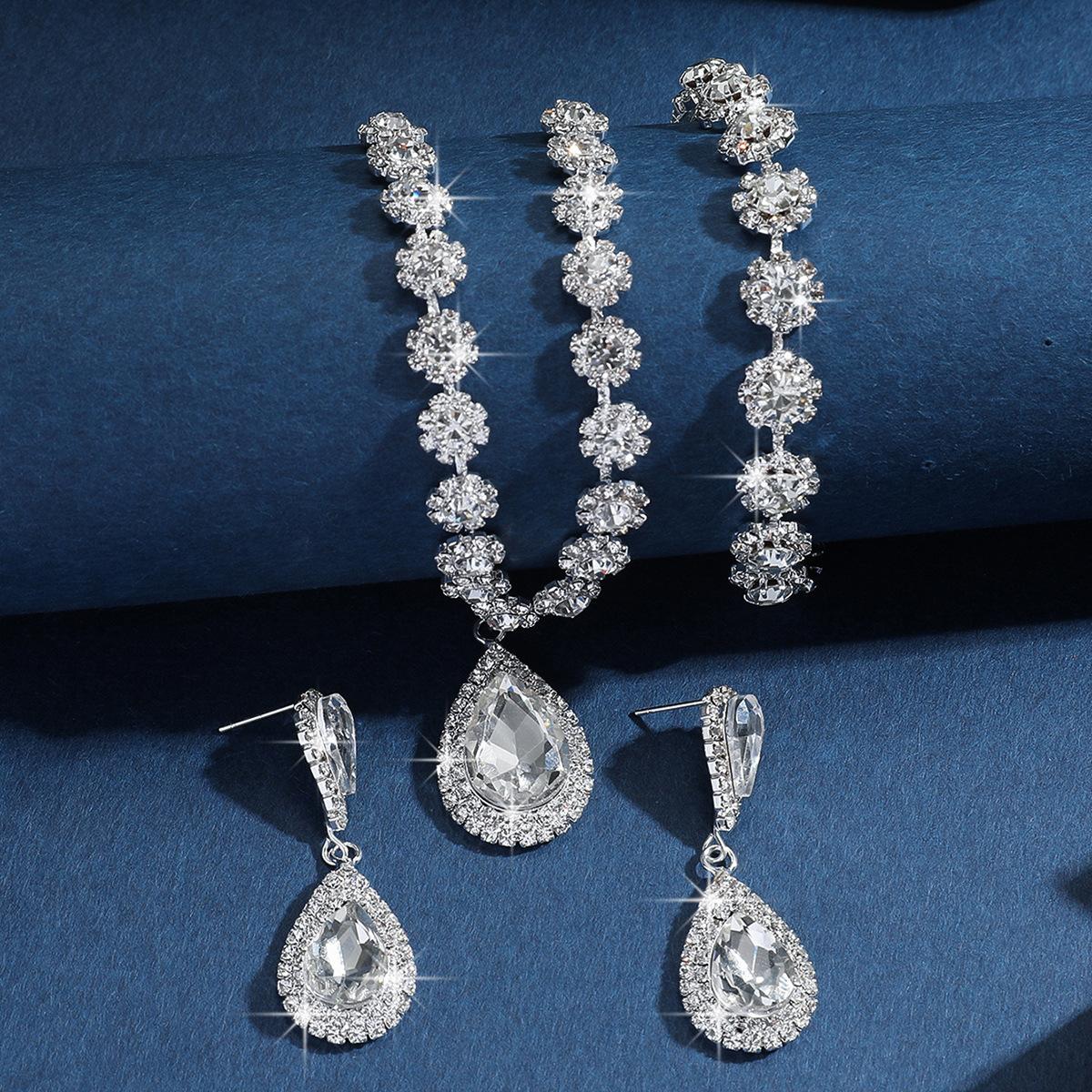 

2026 Necklace Earrings Bracelet Three-piece Full Diamond Flower Bridal Jewelry Set Dress Accessories Women 45CM