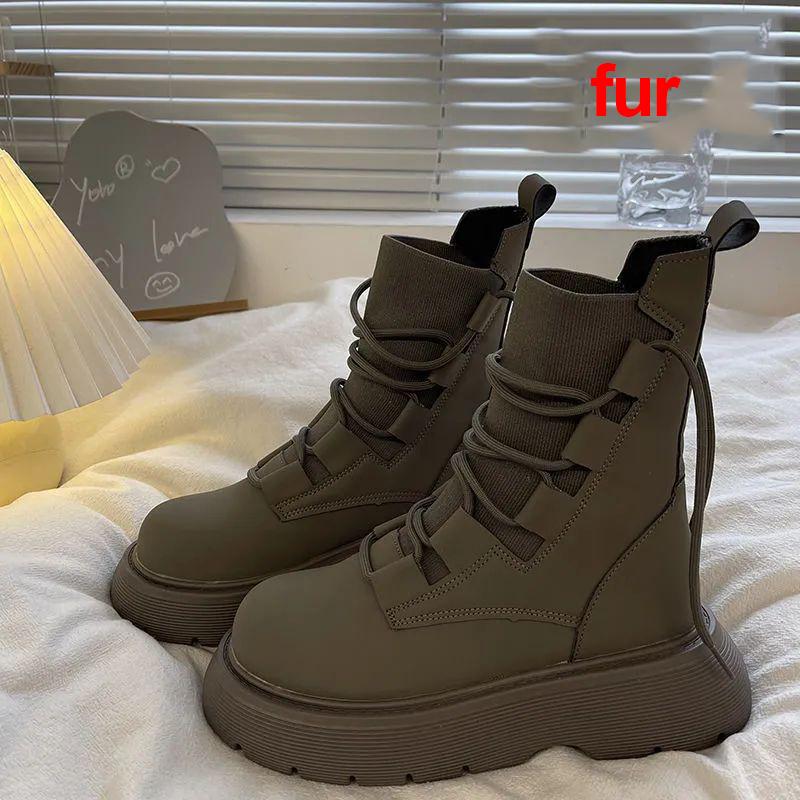 Women Boots British Style Autumn and Winter Skull Rivets Martin Boots Women Short Leather Boots Vintage Lady Ankle Shoes