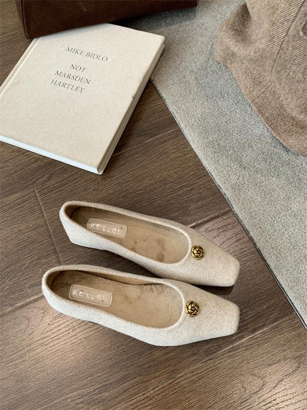 2025 autumn and winter new French thick heel single shoes women's small fragrant style versatile flat shoes temperament soft sole work shoes