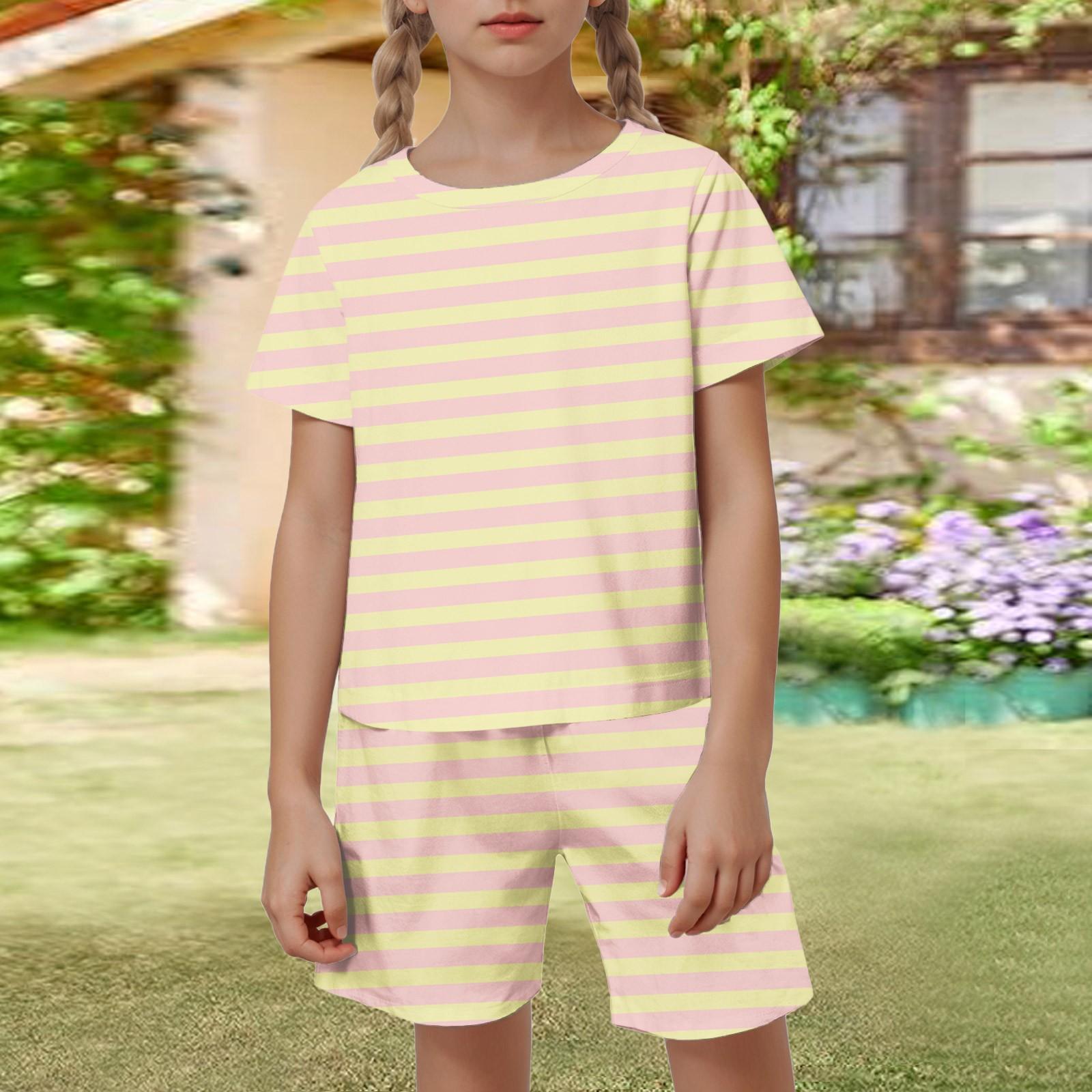 

Детский патриотический наряд - комплект из 2 предметов: короткий рукав и шорты для мальчика и девочки 110 бежевый