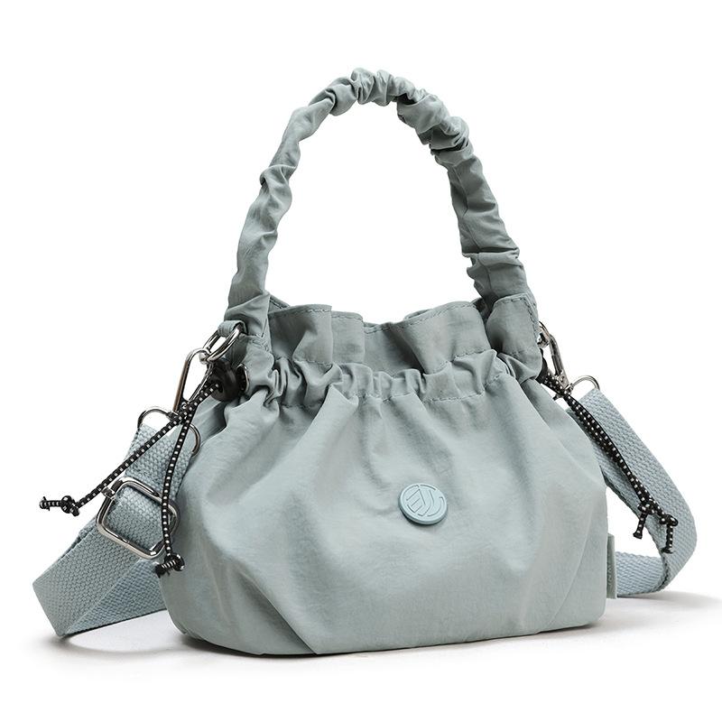 Geraffte Zugbeutel-Tasche mit gerafftem Griff Abnehmbarer Riemen Nylon Umhängetasche für den lässigen Alltag