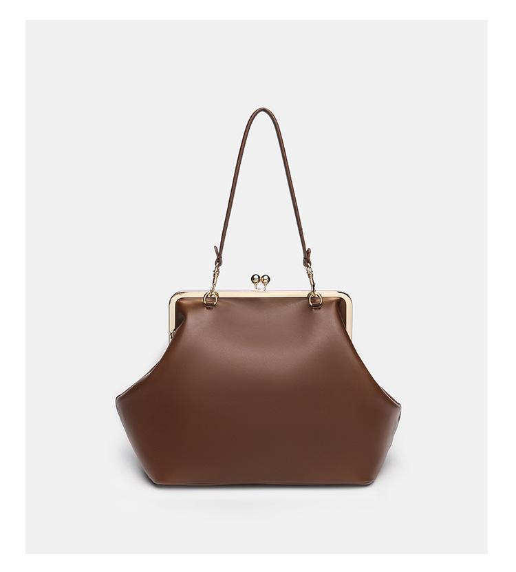 Trendy Large Capacity Women's Clasp Handbag - Versatile and Stylish Single Shoulder Bag