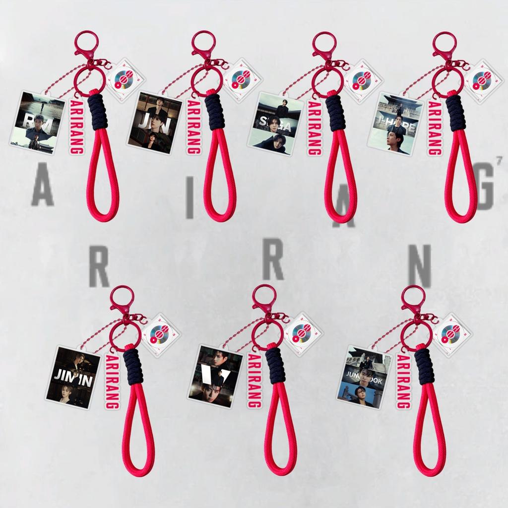 7 Stück BTS ARIRANG Thema Schlüsselanhänger, Bangtan Boys Foto Anhänger mit roter geflochtener Schnur, Kpop ARMY Fans Taschenzubehör, Kpop Idol Taschenanhänger für ARMY Fans