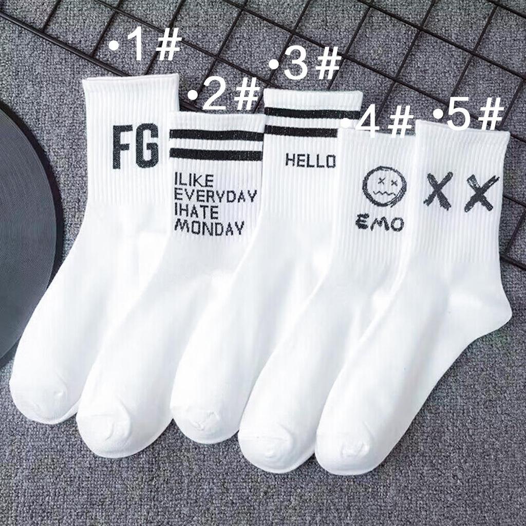 Zhuji Men's Trendy Black & White Mid-Tube Basketball Socks - Sweat-Absorbent, Breathable, Autumn/Winter.