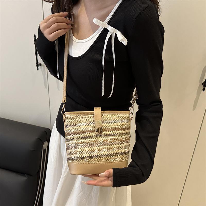 2025 New Literary and Artistic Splicing Contrasting Color Straw Woven Bag Women's High-end Texture Fashion Handbag Foreign Style Messenger