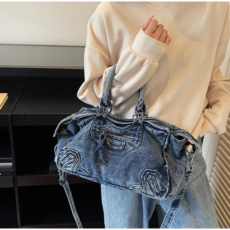 Vintage Washed Denim Tote Bag With Rivet Detail Retro American Style Large Capacity Shoulder Bag For Women Y2k Motorcycle Bag