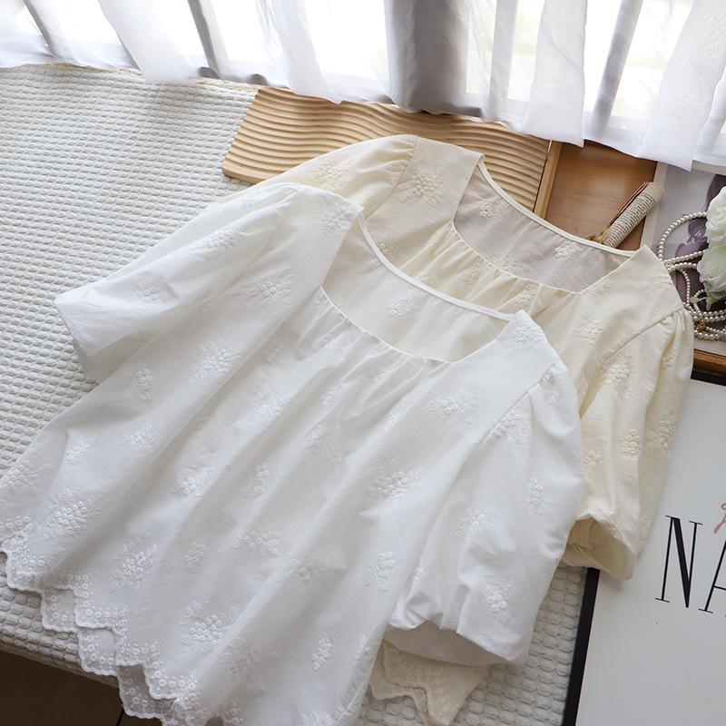 2025 Sommer Koreanischer Eckiger Ausschnitt Bestickt Kurzarm Damen Oberteil - Frischer Stil
